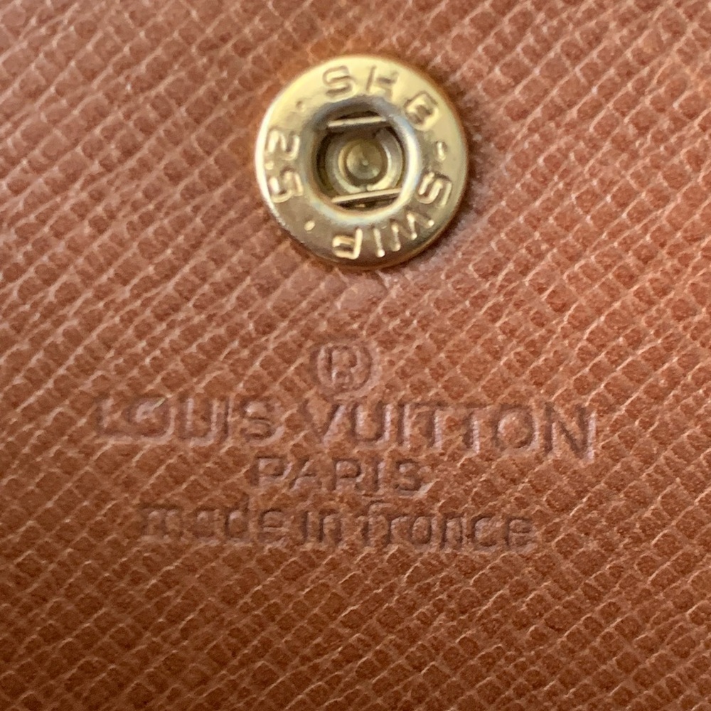 Louis Vuitton Monogram Compact Wallet ๐๐บ - Picture 1 of 12